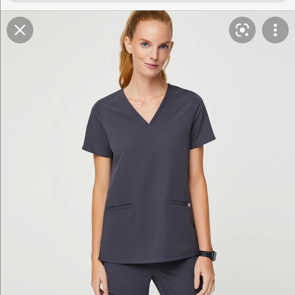 Figs charcoal grey top casma large scrubs